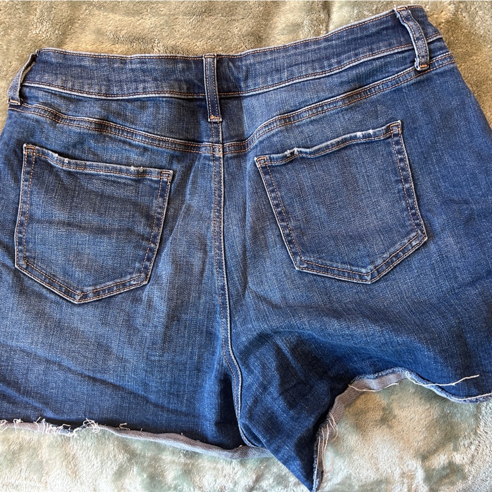 VENUS Blue Denim Shorts with White Floral Embroidery - Picture 2 of 3